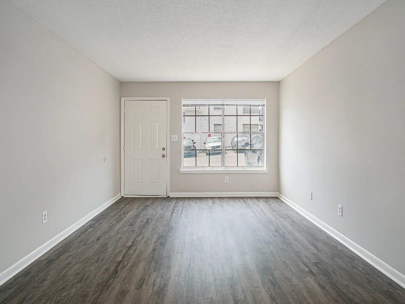 Uptown Villas — Photo 3