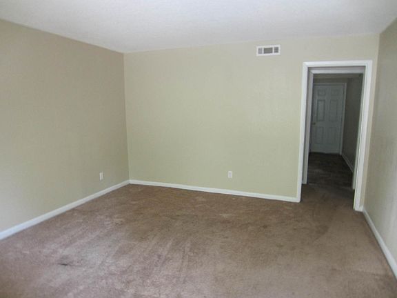 5th image of 100 Lankford Cir APT C4