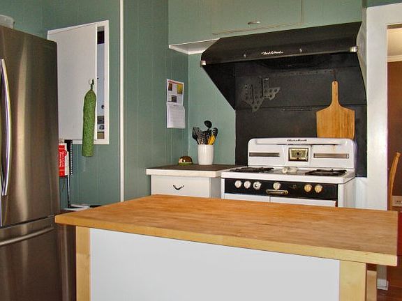 4th image of 421 W Gramercy Pl