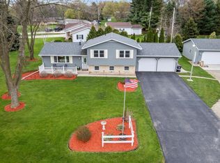 N1716 Lena Ln, Fort Atkinson, WI 53538