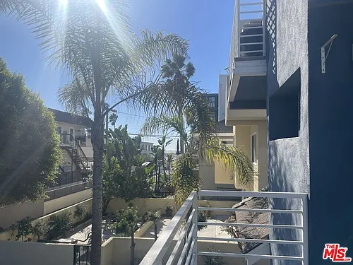 23 Buccaneer St Photo 1