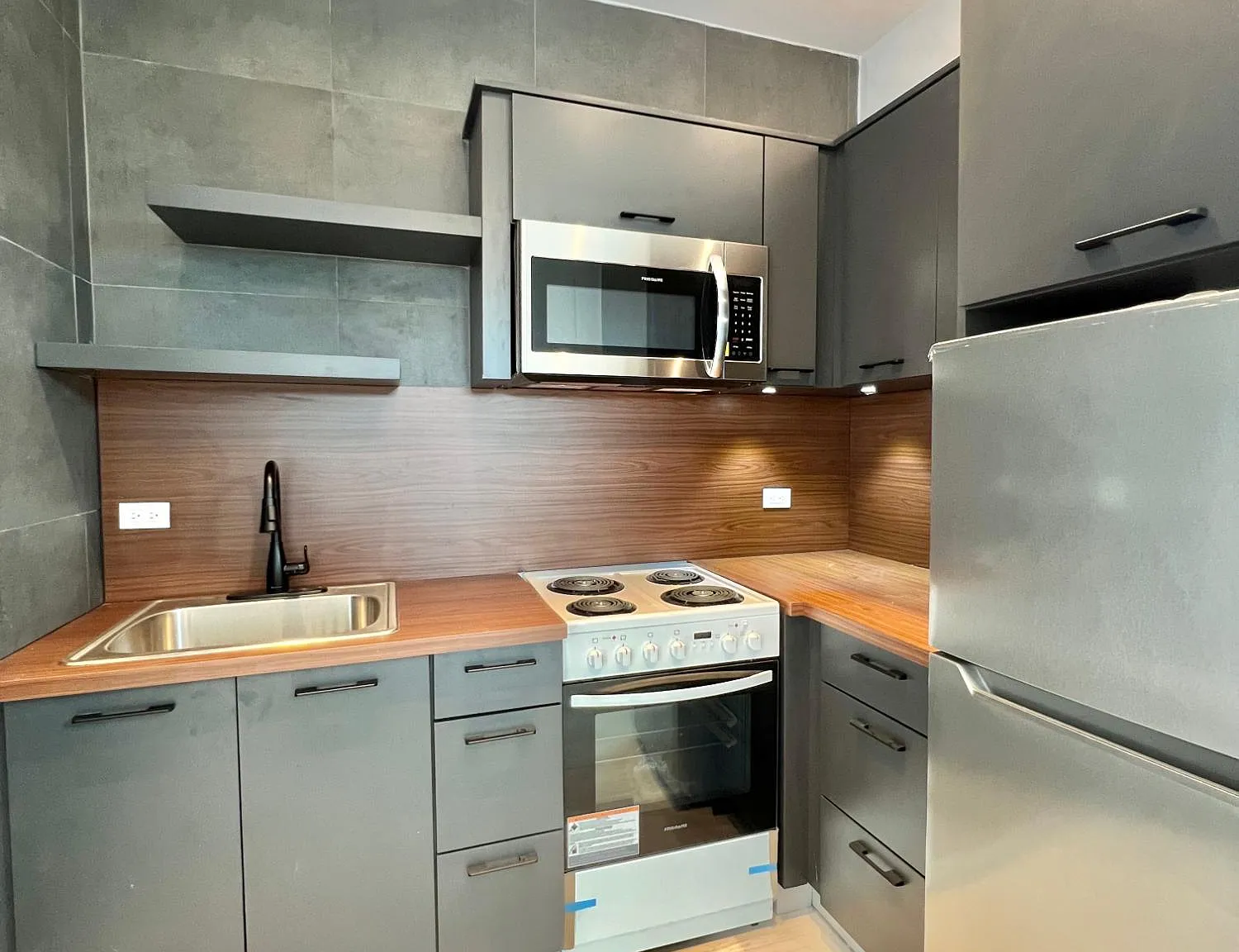 1 bed, 1.0 bath, 112 sqft, $1,000 — Photo 4
