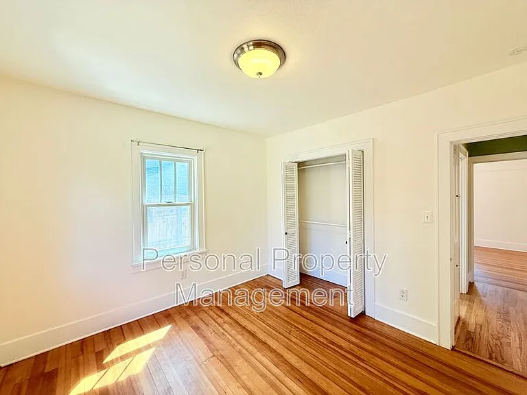 209 W 35th St — Photo 9