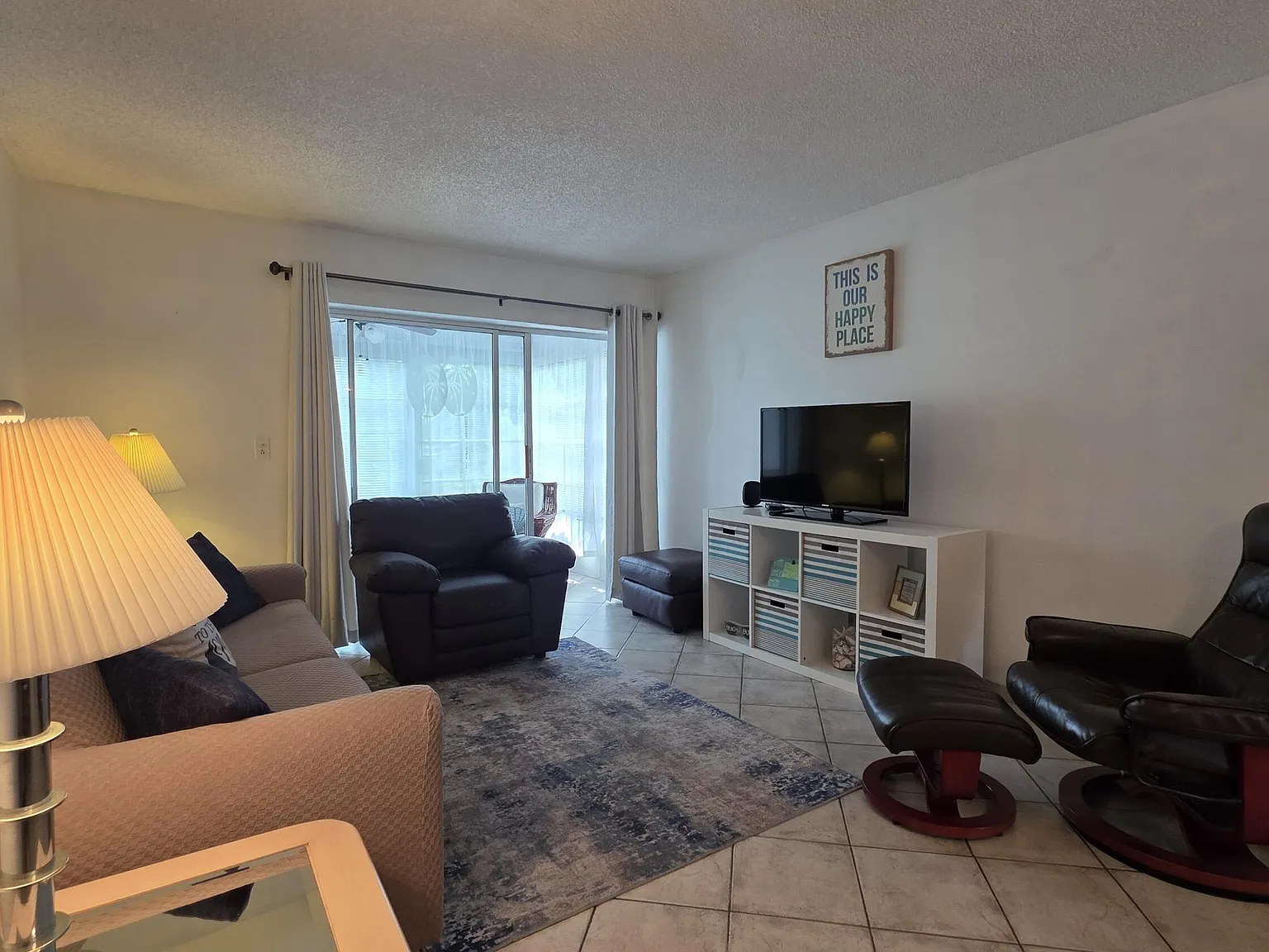 1 bed, 1.5 bath, 768 sqft, $1,400 — Photo 1