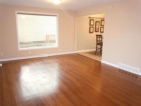 3rd image of 3615 W Francis Ave