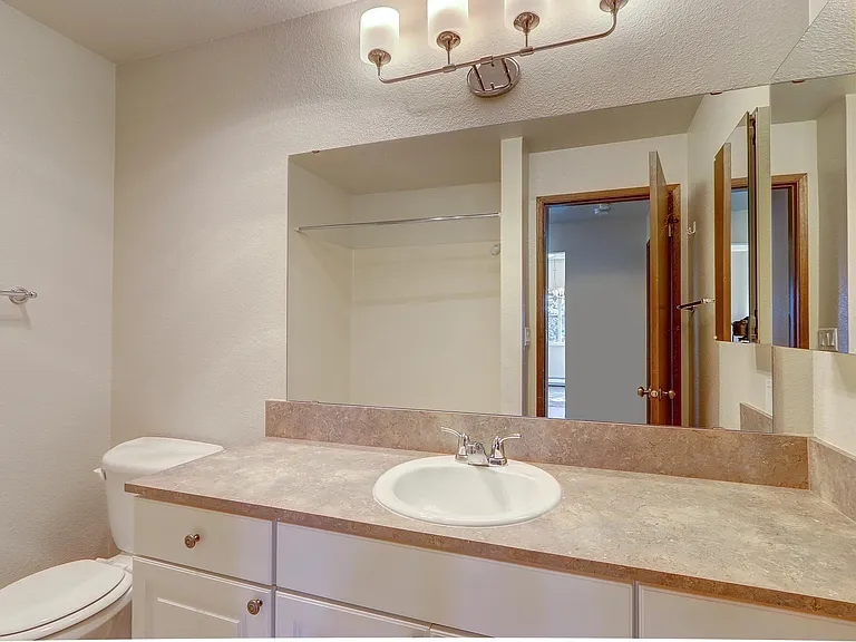 1706 NW 59th St #202 — Photo 19