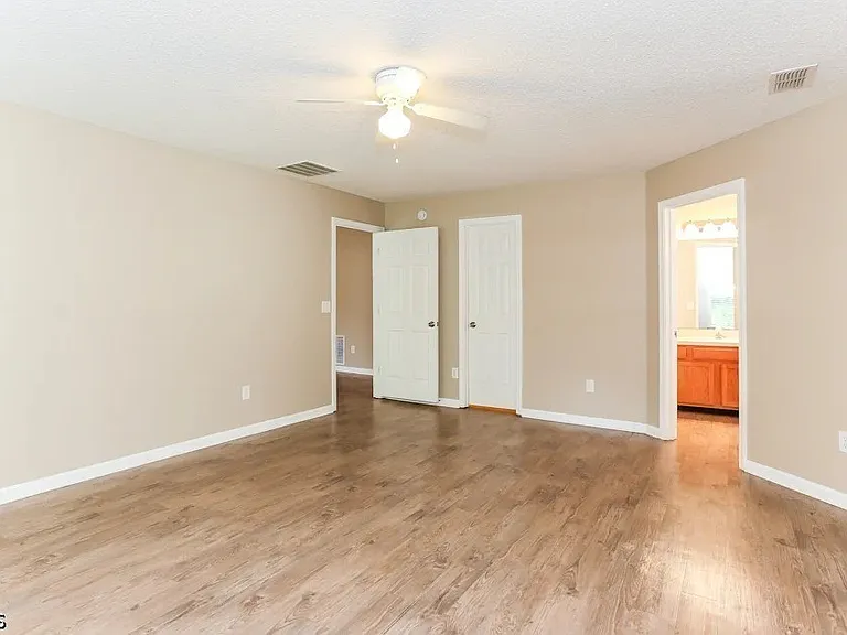 10730 Apple Blossom Trl E — Photo 9