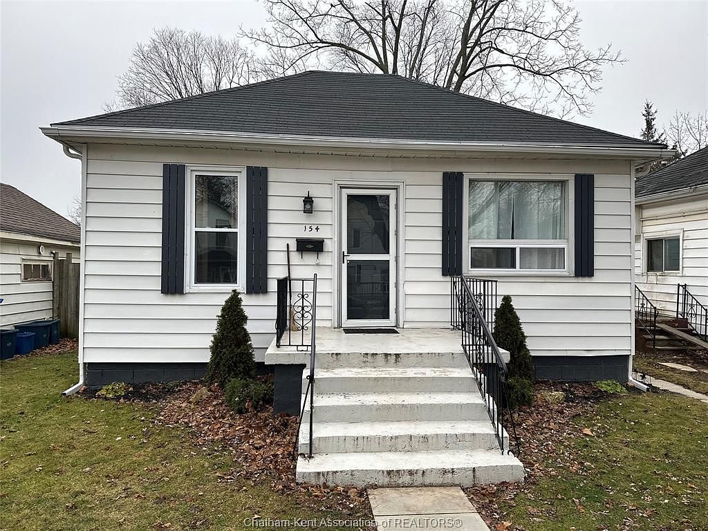 154 Selkirk St, Chatham Kent, ON N7L 1Z4 Zillow