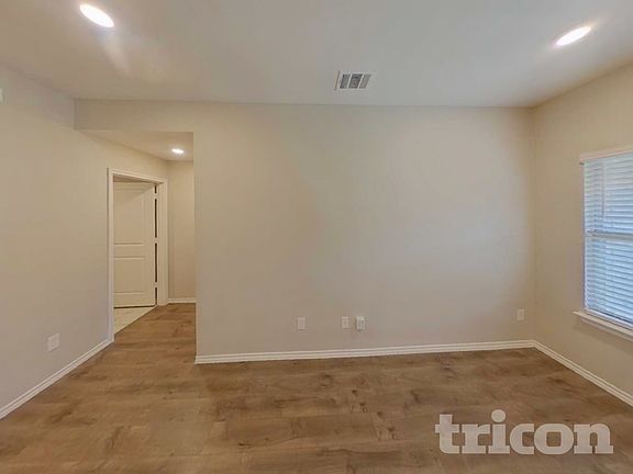 3rd image of 3334 Everly Dr