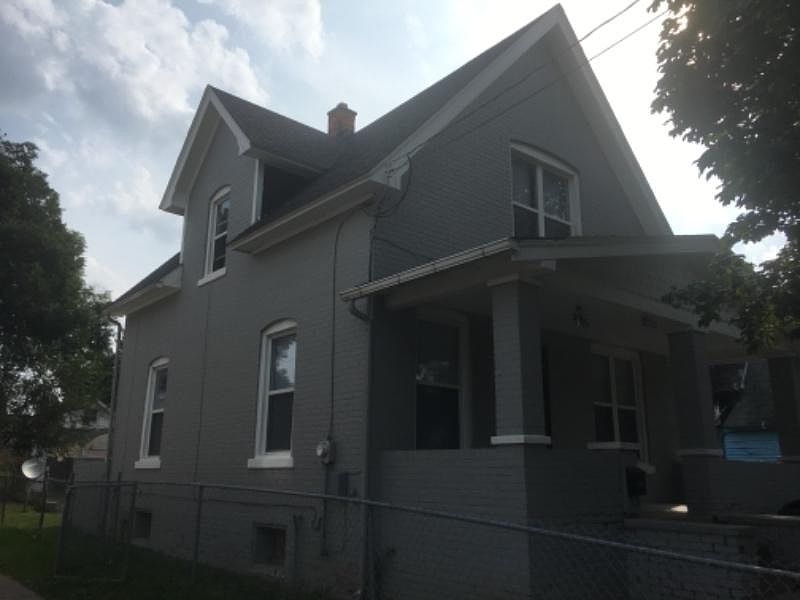 2nd image of 125 Steel St