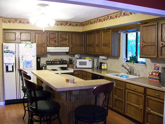 5th image of 111 N Hills Dr