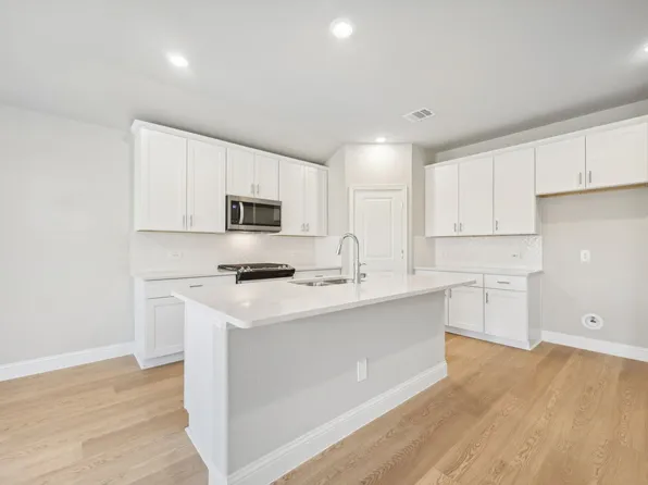 809 Sunflower Rd, Lavon, TX 75166