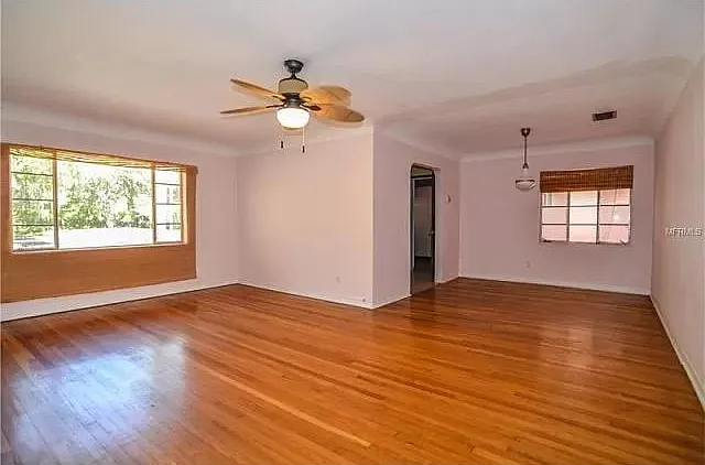 2802 Clinton St S — Photo 4
