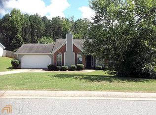 67 Canterbury Dr, Grantville, GA 30220