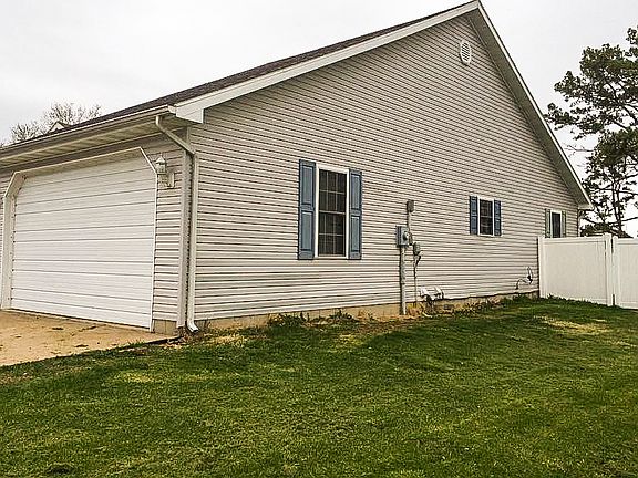 2nd image of 710 W Franklin Ave