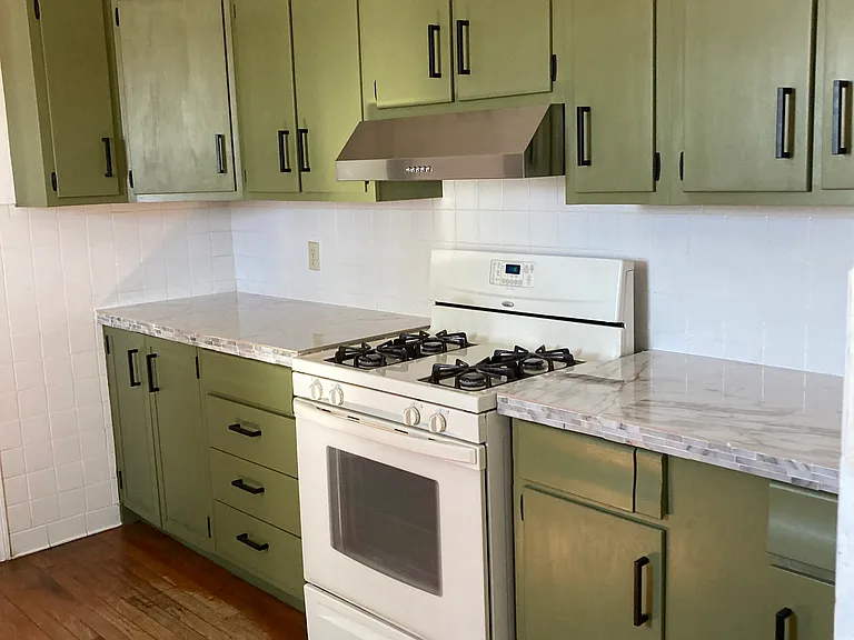 301 Evans St — Photo 3