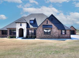 5112 E Madison St, Claremore, OK 74019