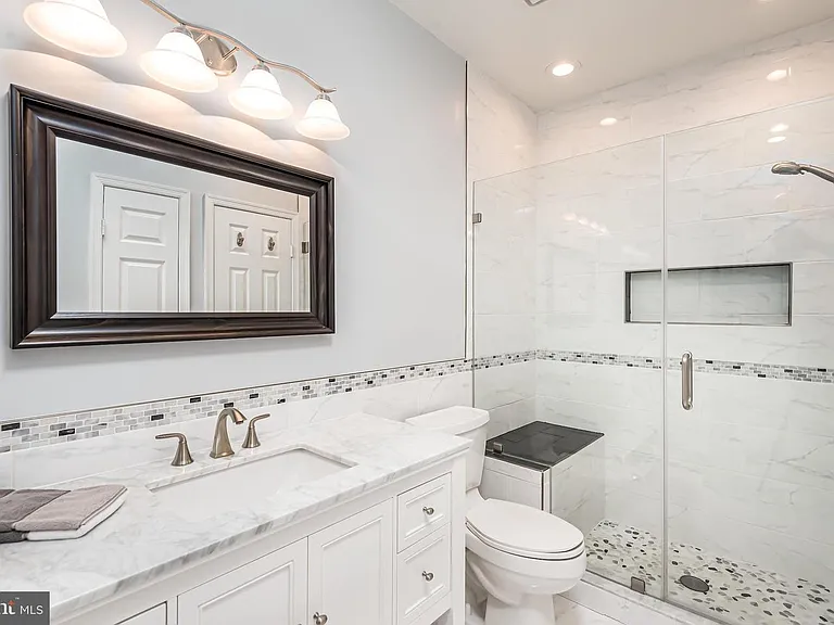 6011 Rosebud Ln #203 — Photo 3