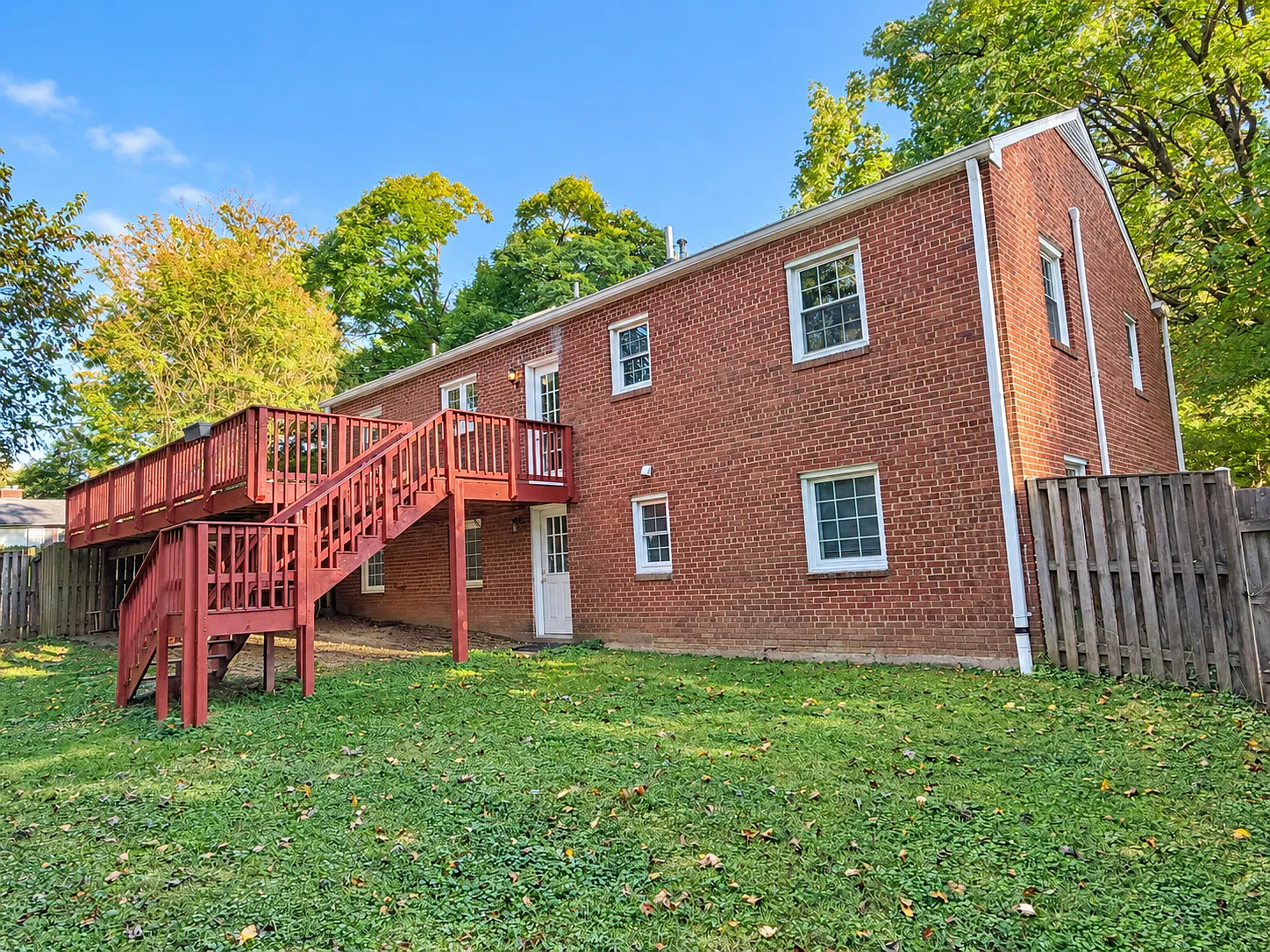 1012 Broadmont Ter — Photo 4