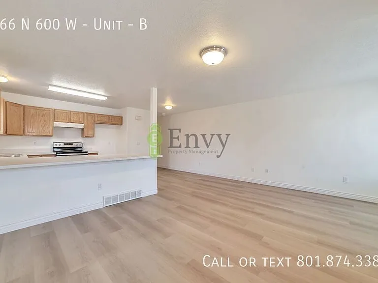 166 N 600 W #B — Photo 11