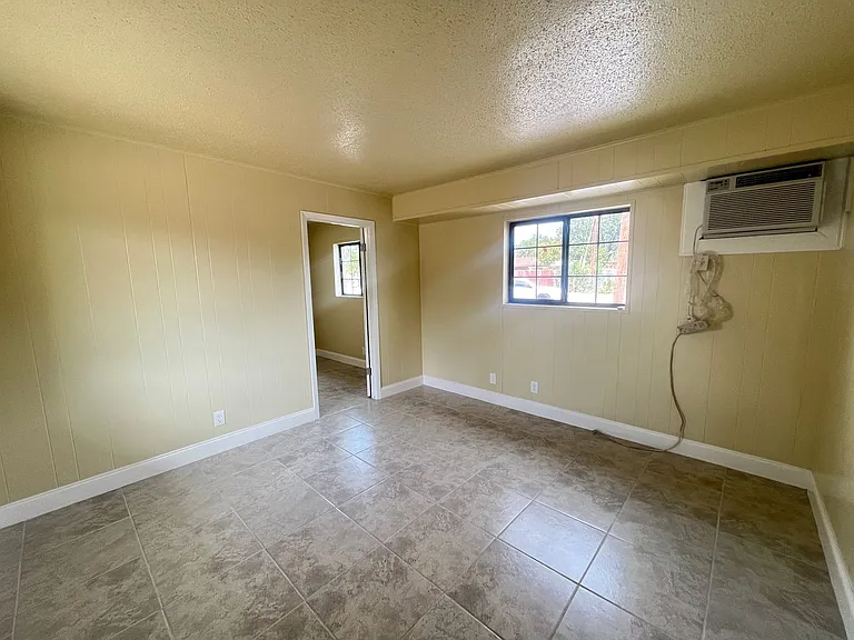 Retama Apartments — Photo 33