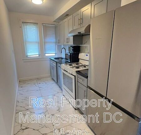 4th image of 1241 Monroe St NE
