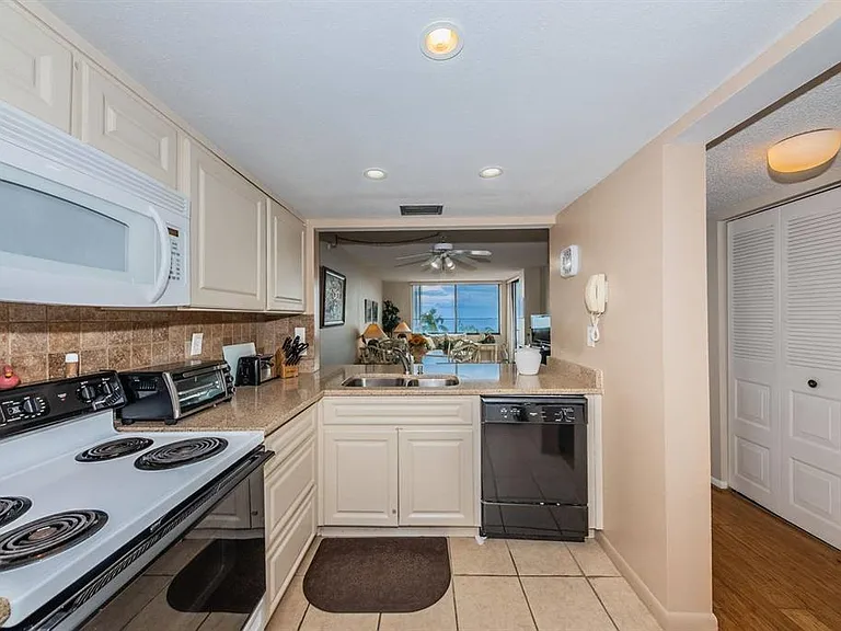 6218 Palma Del Mar Blvd S #401 — Photo 2