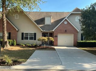 2828 Knob Creek Ln, Knoxville, TN 37912