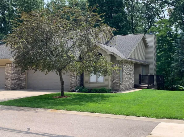 2150 Oakland Ridge Dr, Kalamazoo, MI 49008
