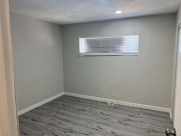 3350 Cambridge St #4 — Photo 16