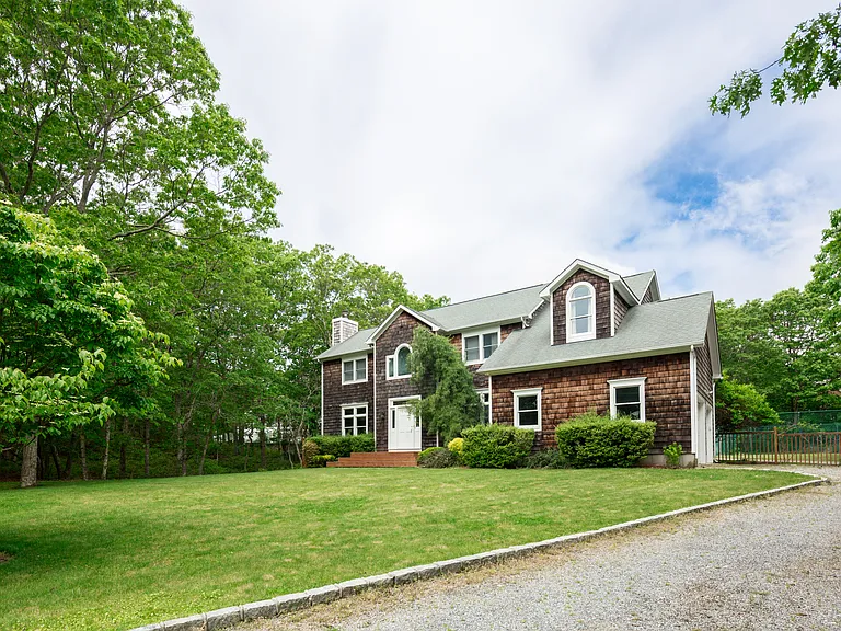 1 Mountain Laurel Ln — Photo 1