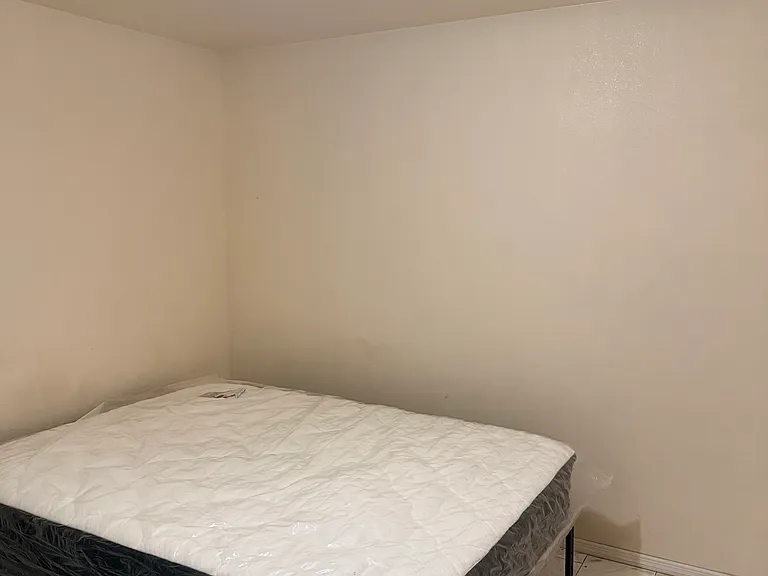 23903 Wilmington Ave — Photo 8