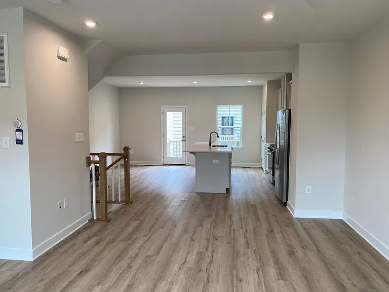 2113 Old Manchester St — Photo 15