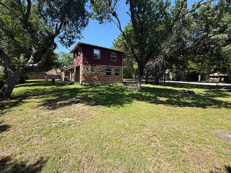 3727 Cypress Ave — Photo 2