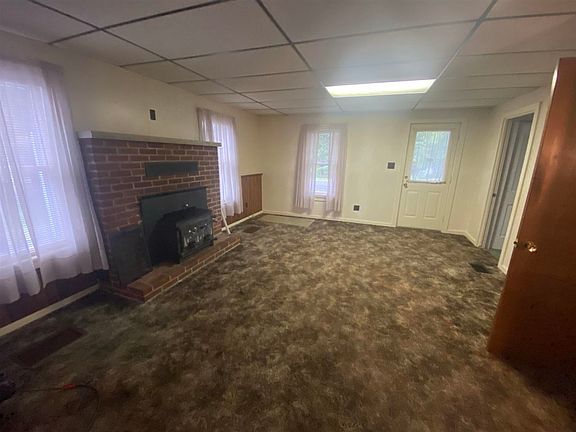 4th image of 15-19 Cold Brook Dr