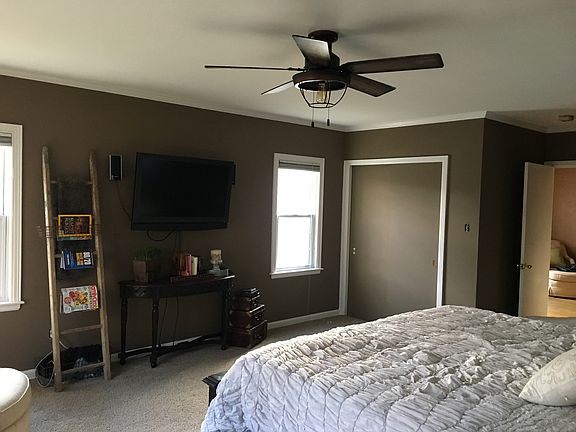 1st Floor Master Bedroom