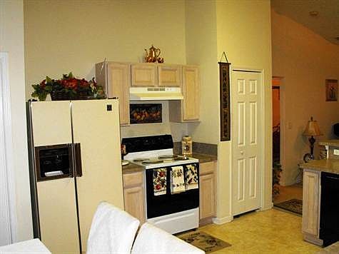 2nd image of 32 Perthshire Ln