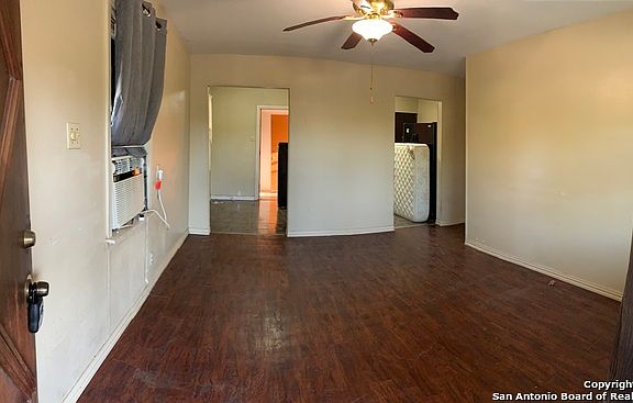 3rd image of 3919 Spear St