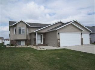 4349 46th Ave S, Fargo, ND 58104