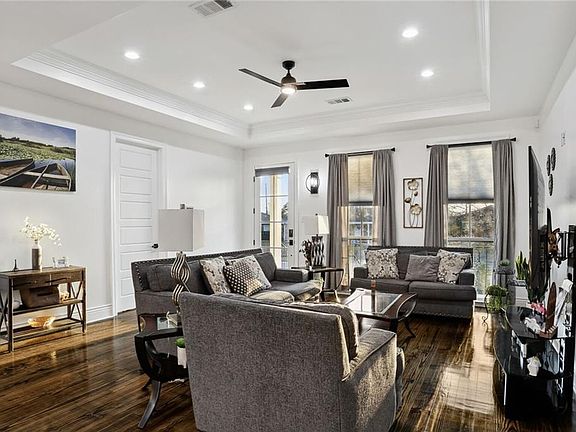3rd image of 413 Livingston Ave