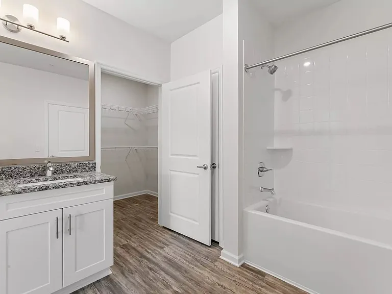 Surf Apartments — Photo 24