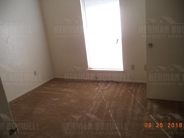 1st image of 2030 Oakwood Ct
