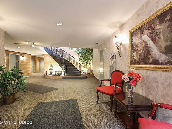 2nd image of 900 W Sunset Dr APT 206
