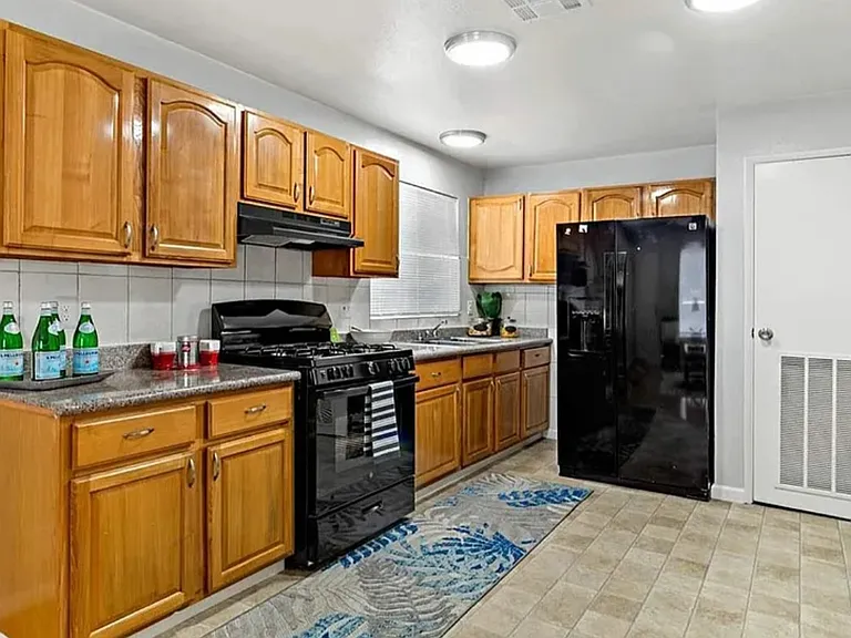 2373 Foothill Blvd #C — Photo 9