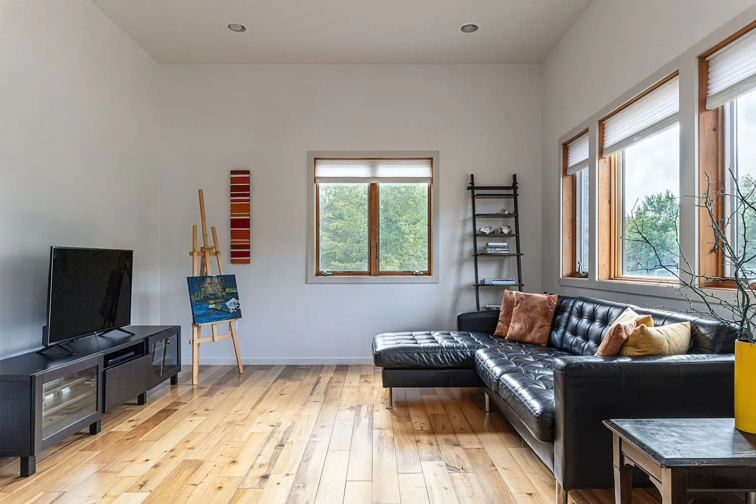 4 bed, 2.0 bath, $6,484 — Photo 1