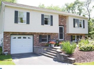 100 Columbia Dr, East Fallowfield, PA 19320