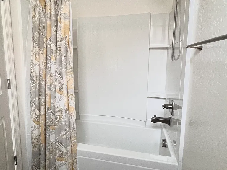 1728 E Dogwood Ln — Photo 16