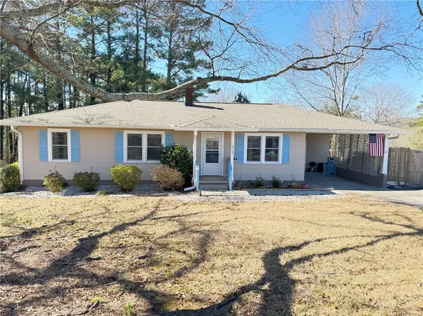 1428 S Walnut St, Seneca, SC 29678