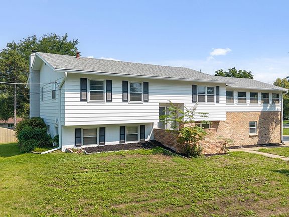 2nd image of 1418 Fairfax Rd
