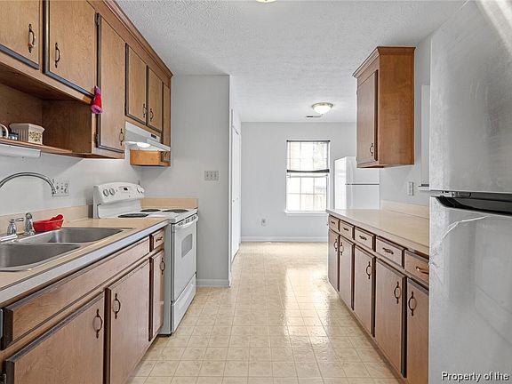 4th image of 713 Mainsail Dr